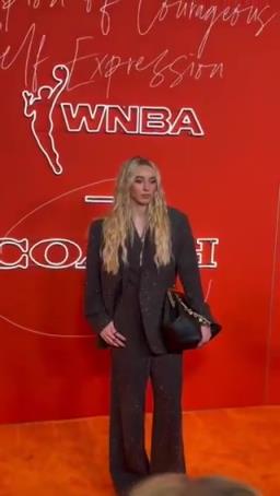 女狀元佩吉強(qiáng)勢(shì)登陸WNBA，實(shí)力超強(qiáng)，顏值也杠杠的